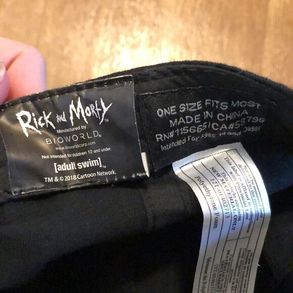 Rick and Morty Adjustable Hat Pickle Rick - Picture 5 of 5